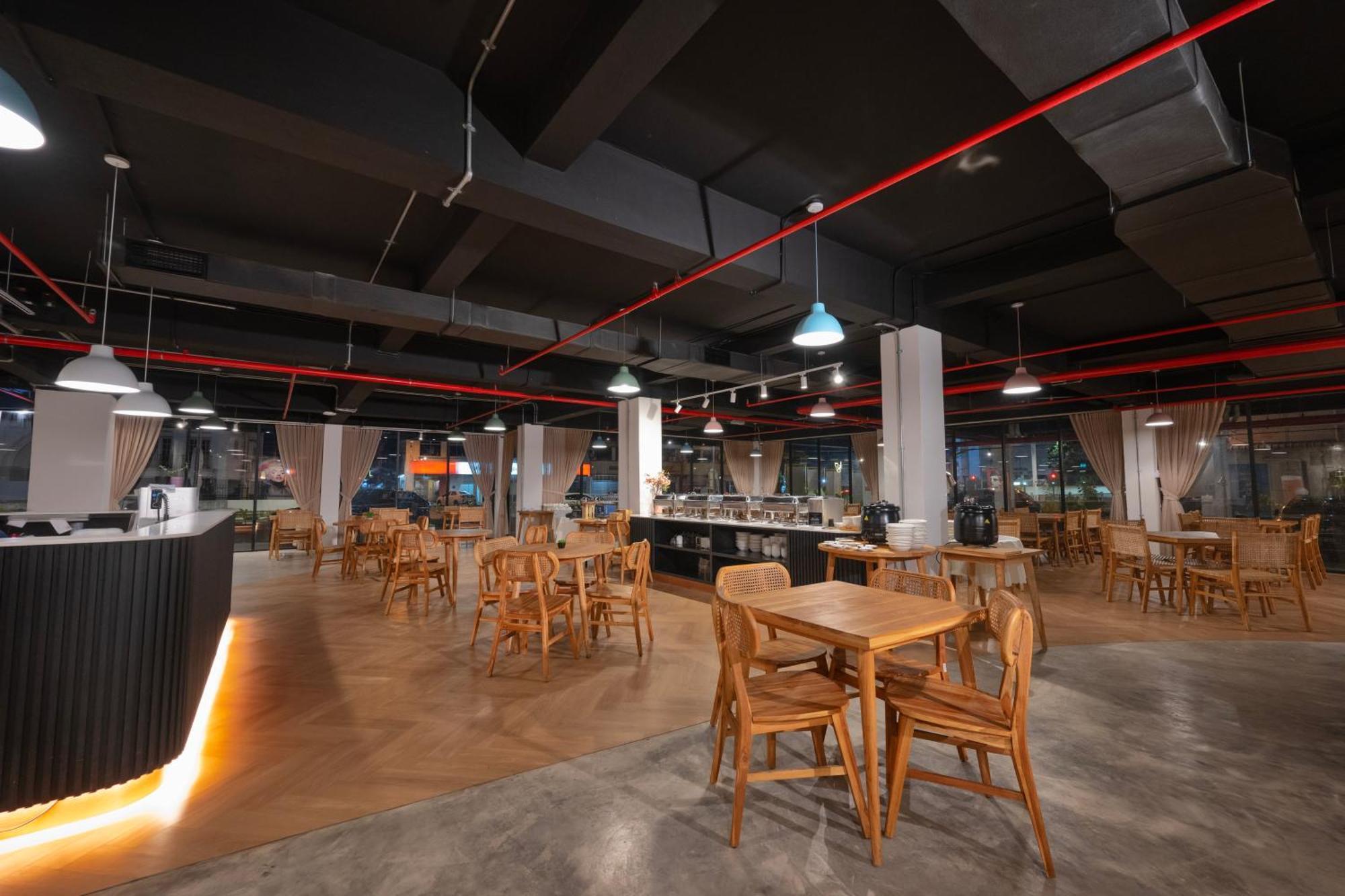 Theatre Hotel Kuching Dış mekan fotoğraf
