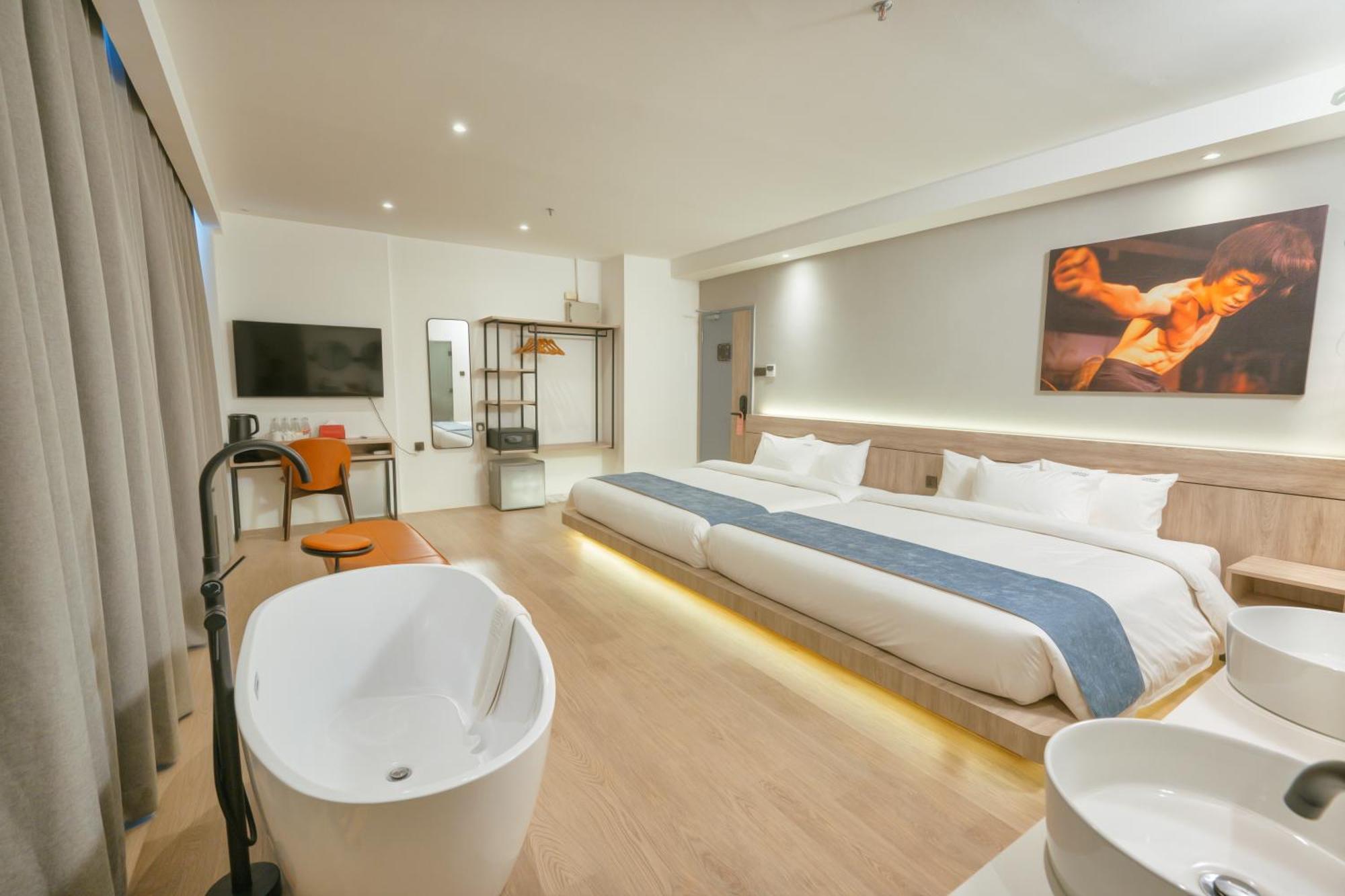 Theatre Hotel Kuching Dış mekan fotoğraf